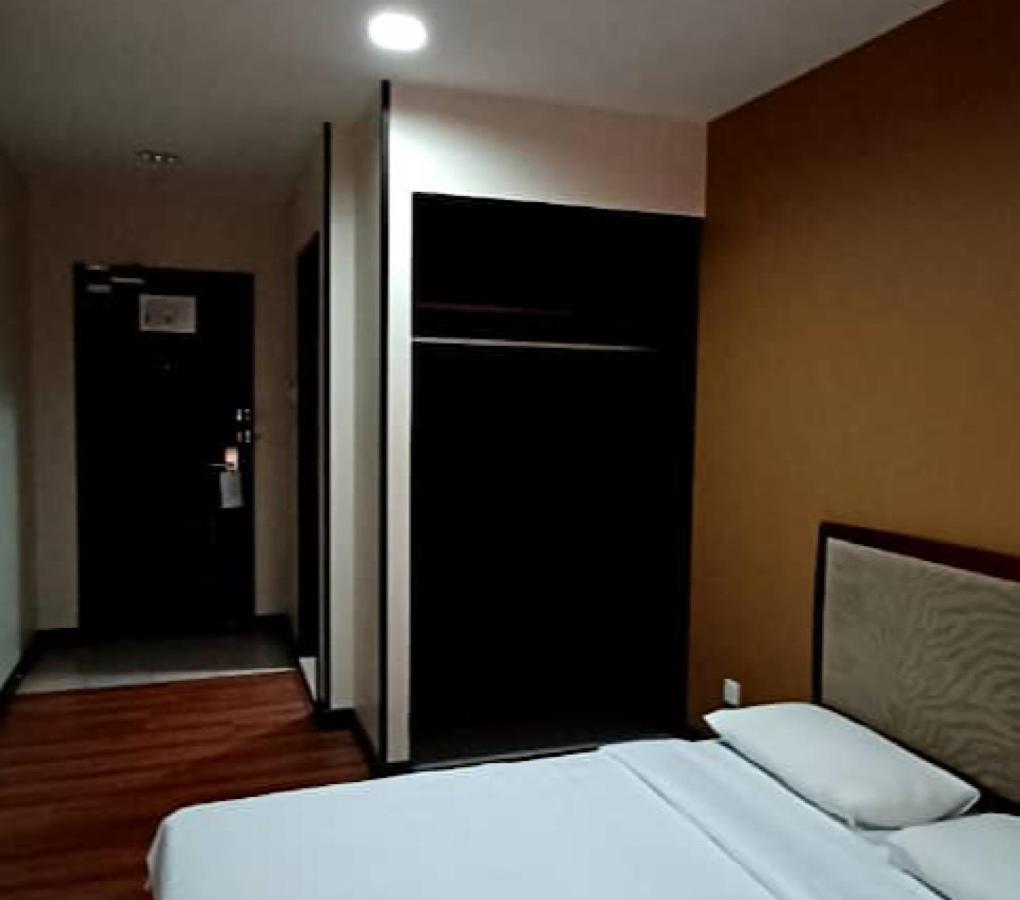 Hotel Sadong88 Kota Kinabalu Exterior foto