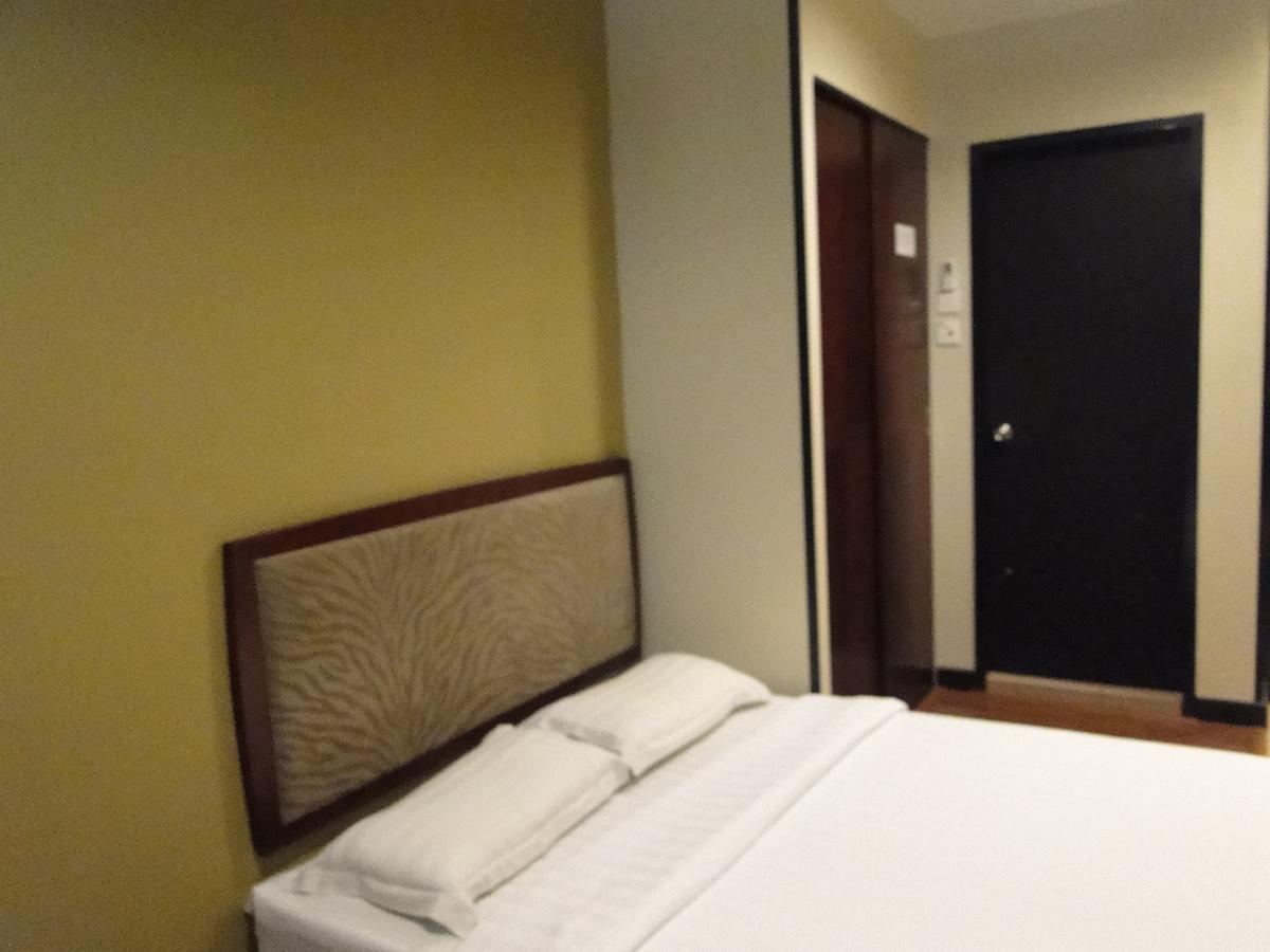 Hotel Sadong88 Kota Kinabalu Exterior foto