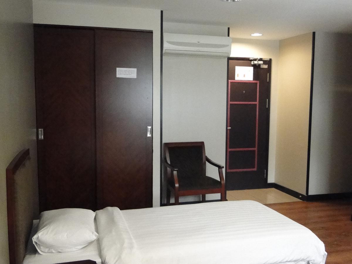 Hotel Sadong88 Kota Kinabalu Exterior foto