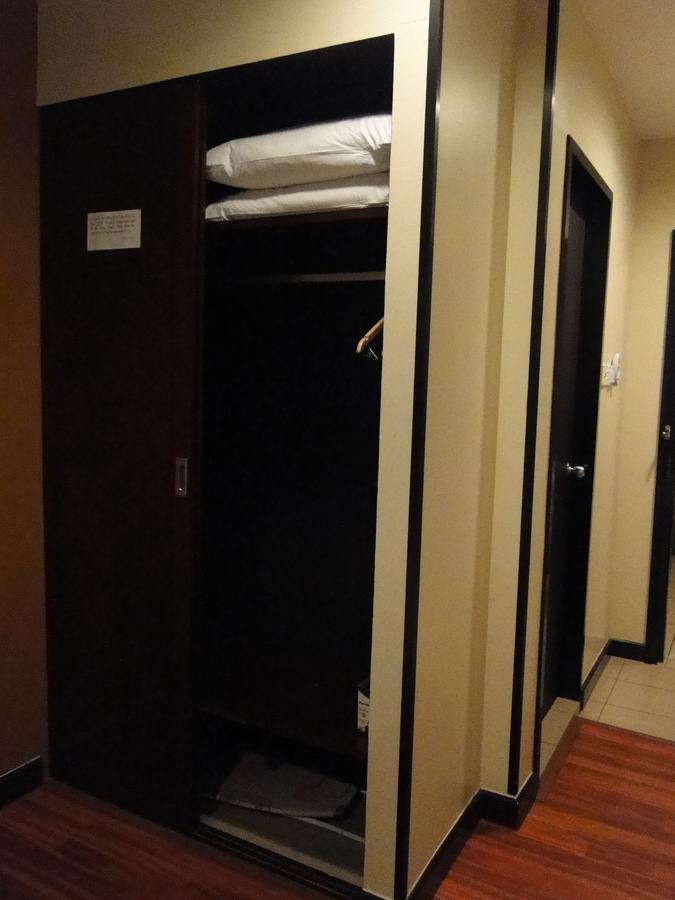 Hotel Sadong88 Kota Kinabalu Exterior foto